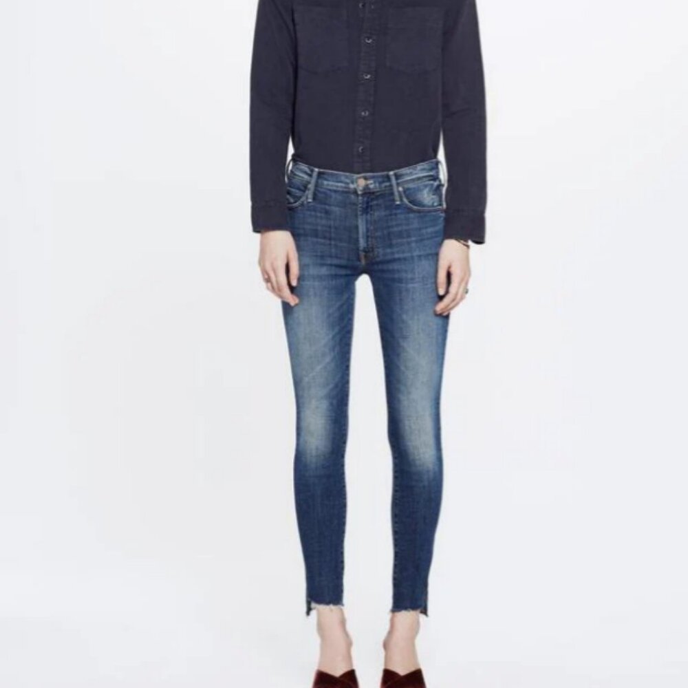 MOTHER Denim: The Looker Ankle Step Fray